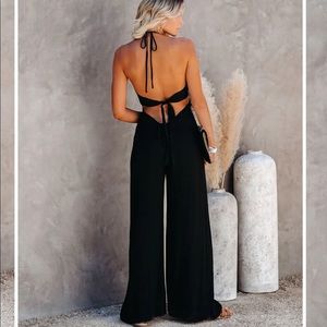 TOP INFLUENCER HALTER JUMPSUIT
